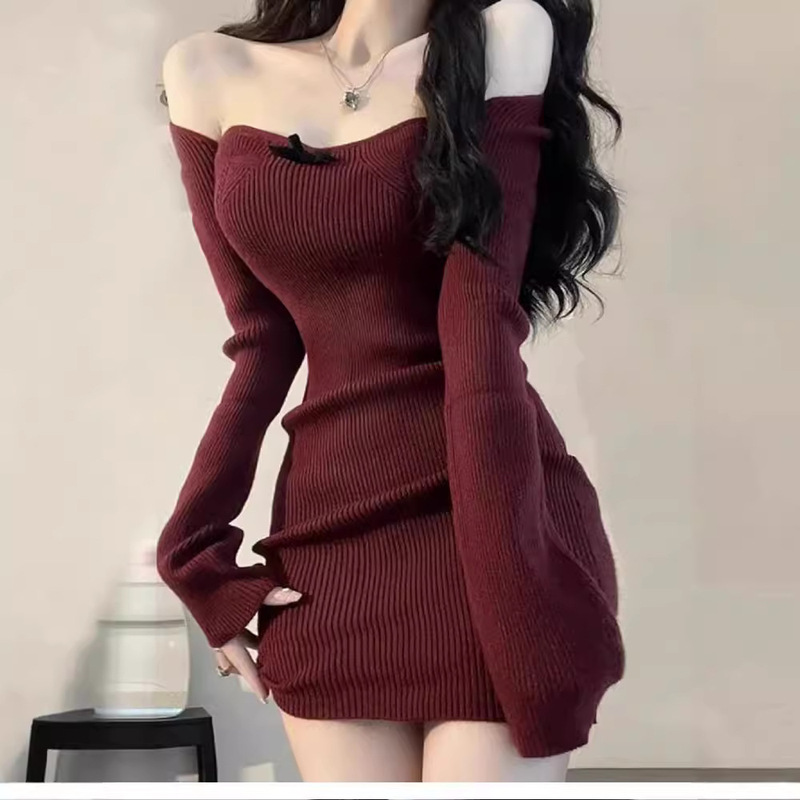 White Wine Red Square Collar Knitted dress Women's Waist Inner Base Skirt Sweater Hip Skirt Christmas Gift Skirt White Wine Red Square Collar Knitted dress Women's Waist Inner Base Skirt Sweater Hip Skirt Christmas Gift Skirt