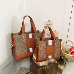 ԭLOGO�W�����ƿ羳�����ϻ��r��ײɫ���������ذ��μ�����Ů����