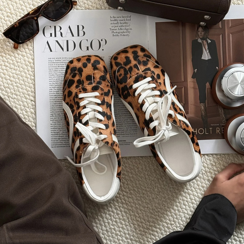 Retro Leopard Print Moral Training Shoes for Women 2025 Autumn and Winter New Lace-Up Square Toe Flats Casual Sports Shoes Brown Shoes Retro Leopard Print Moral Training Shoes for Women 2025 Autumn and Winter New Lace-Up Square Toe Flats Casual Sports Shoes Brown Shoes