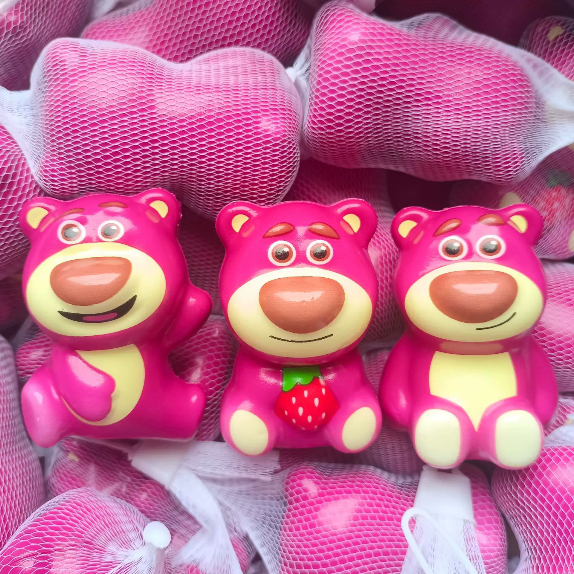 爆款草莓熊解压捏捏乐玩具慢回弹批发盲盒袋学生奖励礼品摆摊批发
