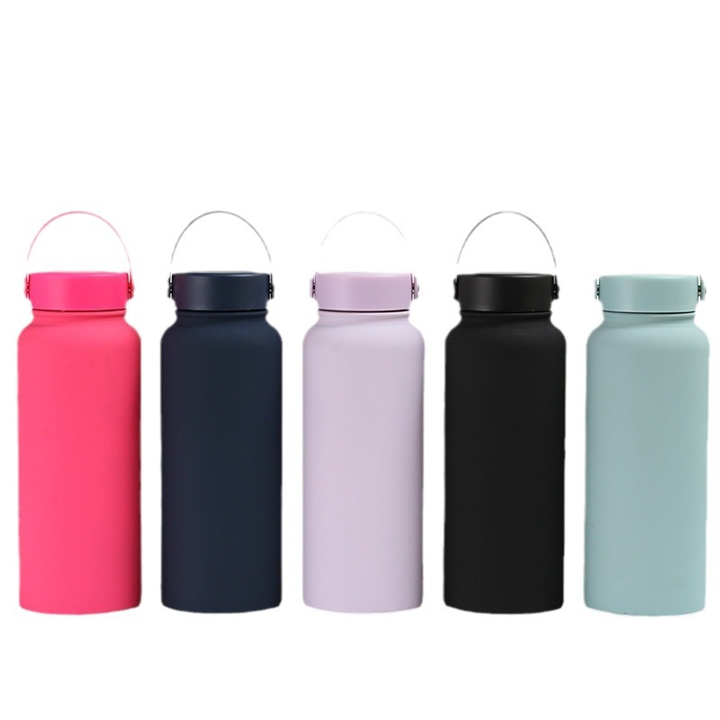 Botella de agua deportiva de gran capacidad transfronteriza, taza aislada al vacío de acero inoxidable 304, botella espacial de pintura de goma portátil para exteriores