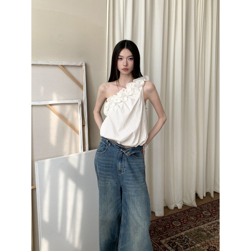 斜肩花朵褶皱露肩挂脖花苞背心上衣|undefined