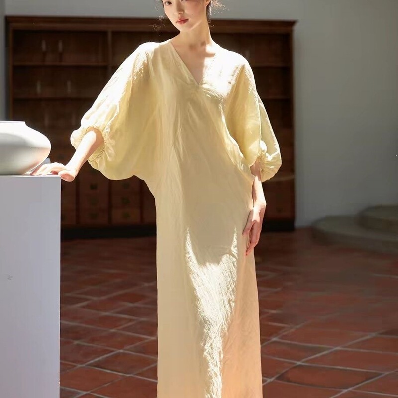 Wzxsk Diagonal-Cut Loose Yellow French Retro Dress, Holiday Long Dress for Women, Light Luxury and High-End Feel Wzxsk Diagonal-Cut Loose Yellow French Retro Dress, Holiday Long Dress for Women, Light Luxury and High-End Feel