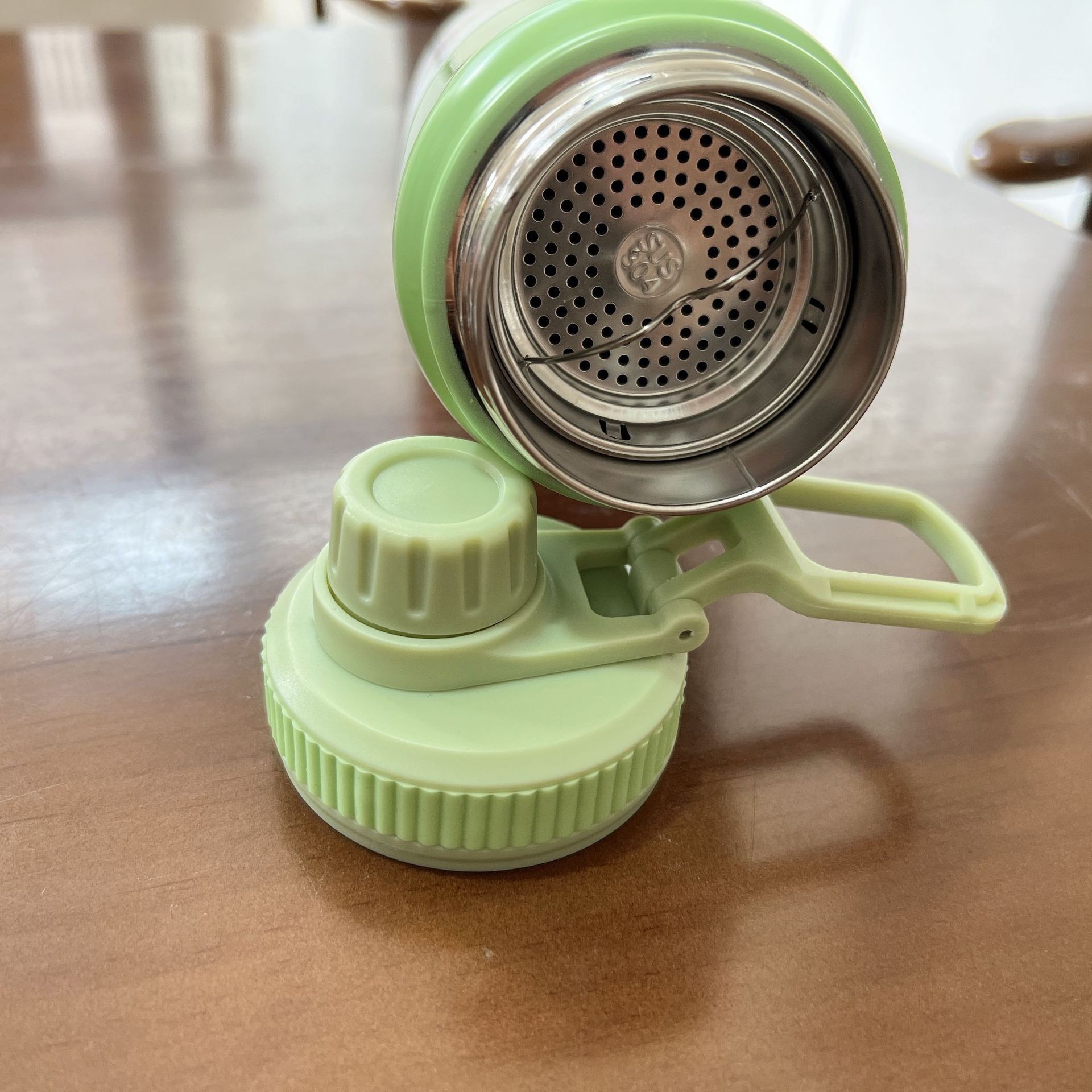 Cruzar la frontera del Sudeste de Asia de gran capacidad de acero inoxidable 304 deportes al aire libre olla Coche Taza creativa portátil taza de espacio al por mayor