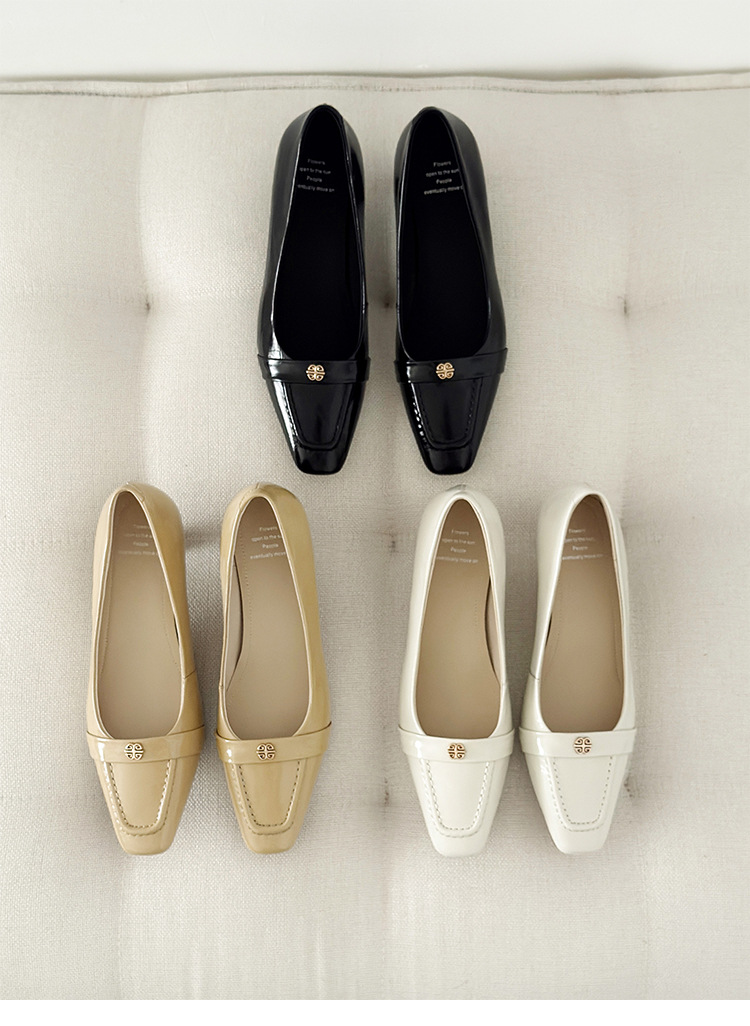 Giày cao gót nữ mũi nhọn cổ điển, gót thô vừa, họa tiết hoa sơn trà, dáng slip-on — đen chi tiết 3