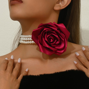 Cross-border French three-dimensional fabric flower pearl choker collar design sense palace style temu hot-selling necklace