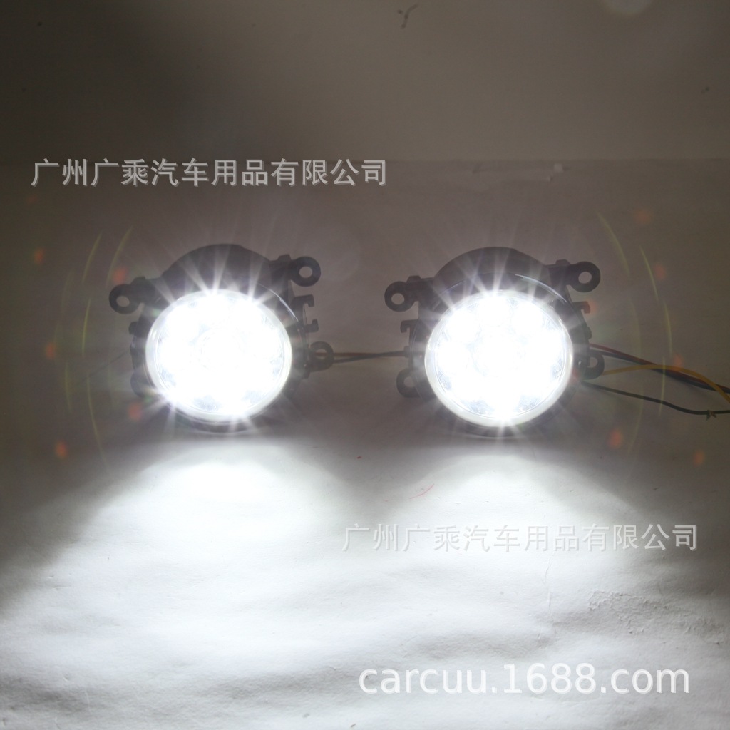 Aplicable a 2004 Raytheon DACIA Logan LED Luz de niebla Renault luz diurna Duster niebla lámpara
