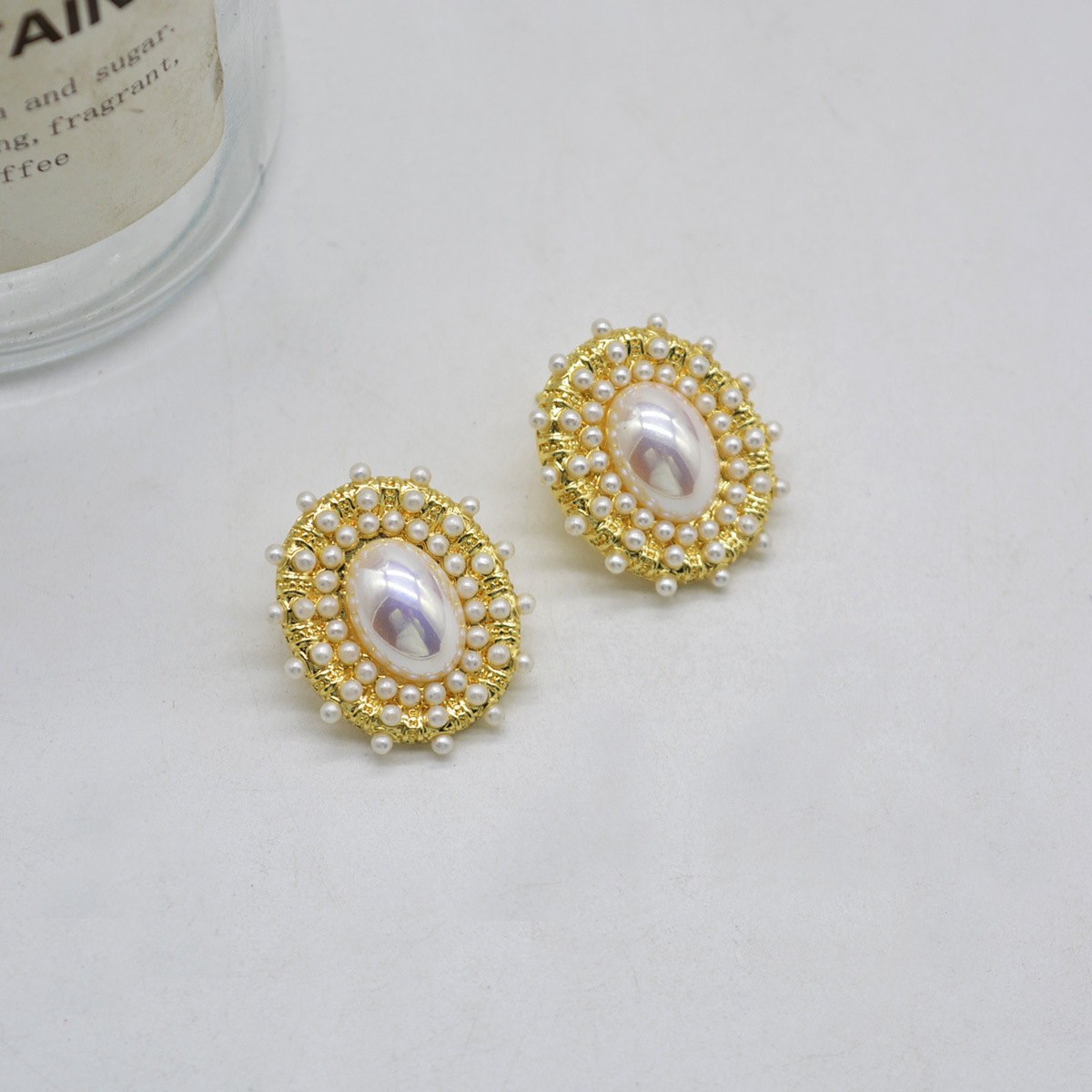 Fashion Pearl Earrings Simple Retro Alloy Stud Earrings display picture 1