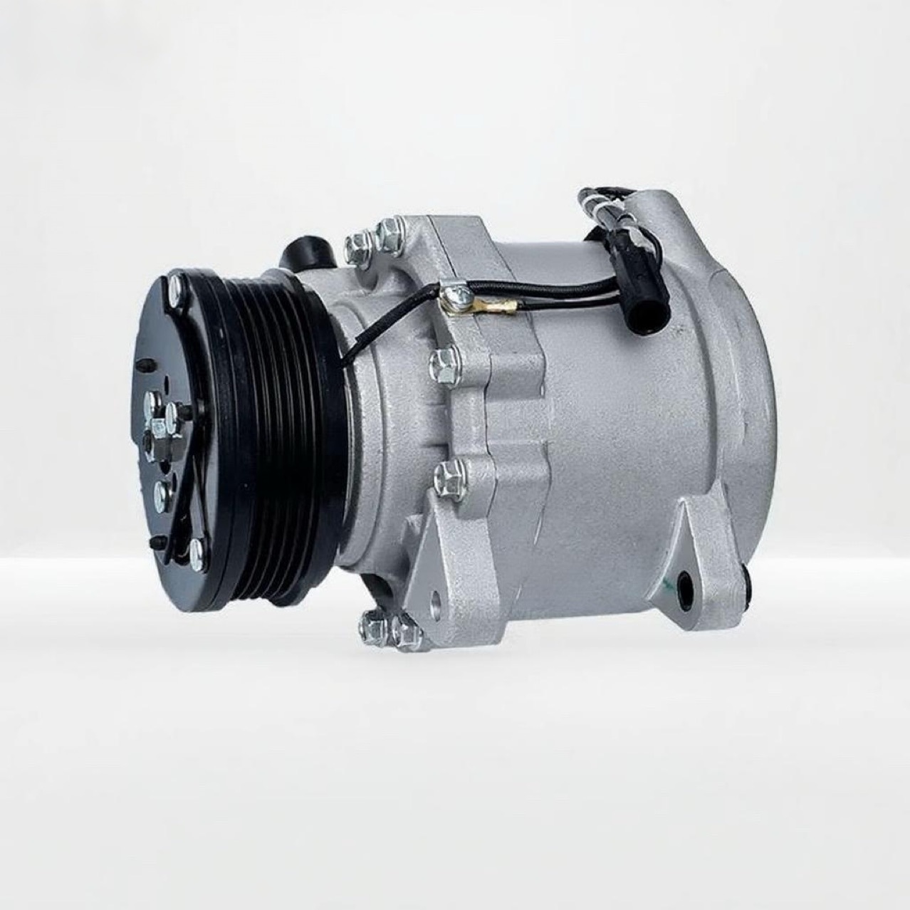 Suitable for Baojun 730/560 510 310 330 530 Compressor Car Air Conditioner 1.5/1.8L