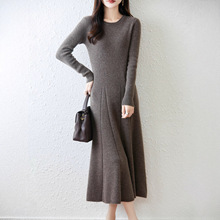 法式圆领100%纯羊毛针织连衣裙女2025新款长款过膝显瘦羊绒毛衣裙