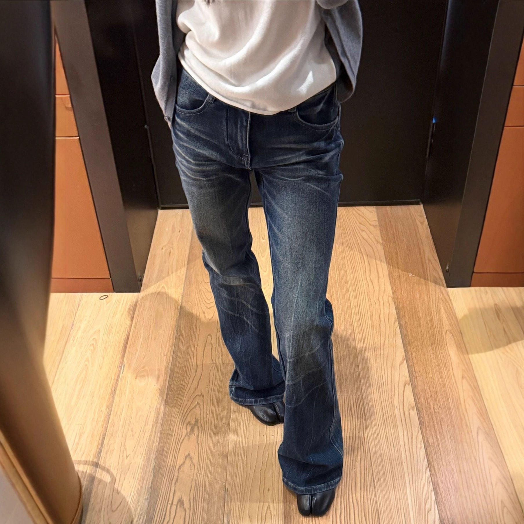 Sunoneoe Washed Blue Whiskered Low-Waist Bootcut Jeans for Women in Autumn and Winter Slimming Look Casual Pants