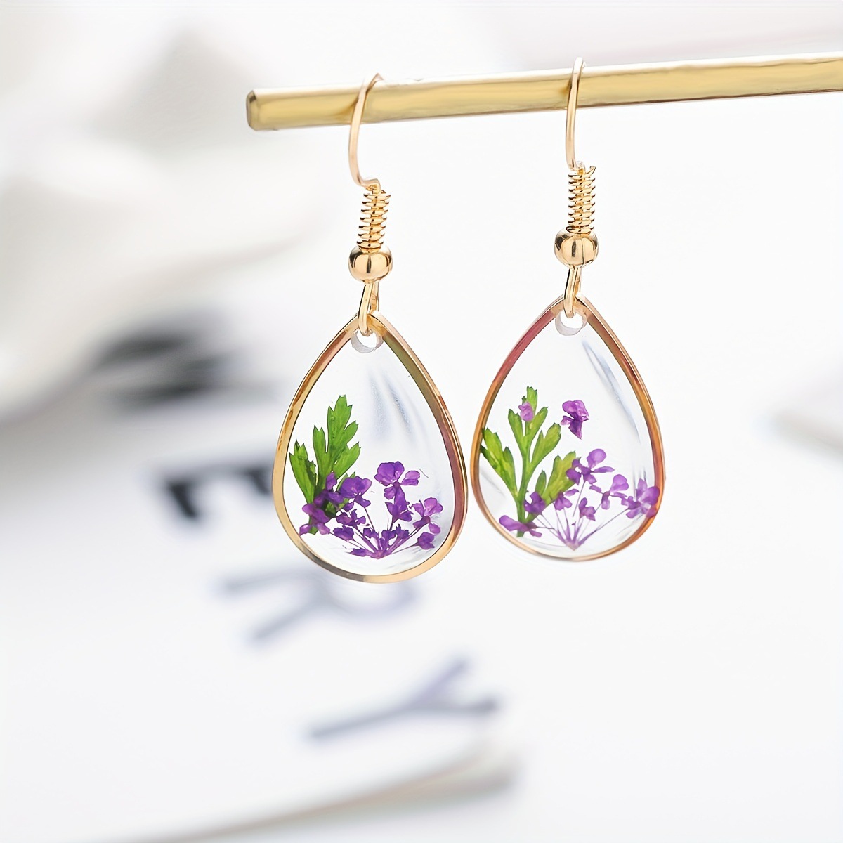 Gancho de oreja de flor seca de flor real para mujer nuevo temperamento de moda Pendientes de lujo ligero de alta gama estilo ins pendientes de moda simples y versátiles