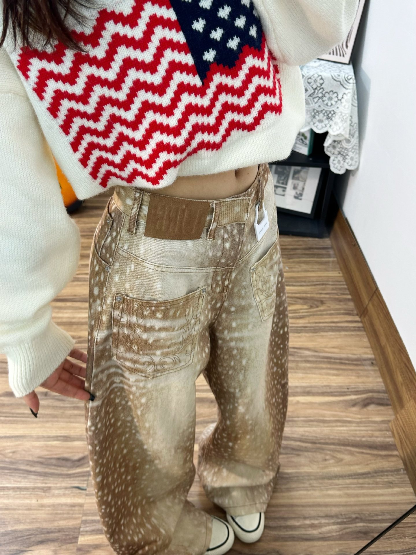 Damen Jeans Mit Hirsch Print Und Weitem Bein Für Einen Retro Look_voghion.com