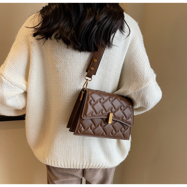Borsa popolare e di nicchia 2023 Borsa da donna nuova Borsa a tracolla con diamanti autunno e inverno Borsa a spalla singola sotto le ascelle Borsa piccola quadrata_voghion.com