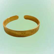 爆款复古浮雕龙凤戏珠开口手镯国风龙凤雕花仿金色质感手饰手镯