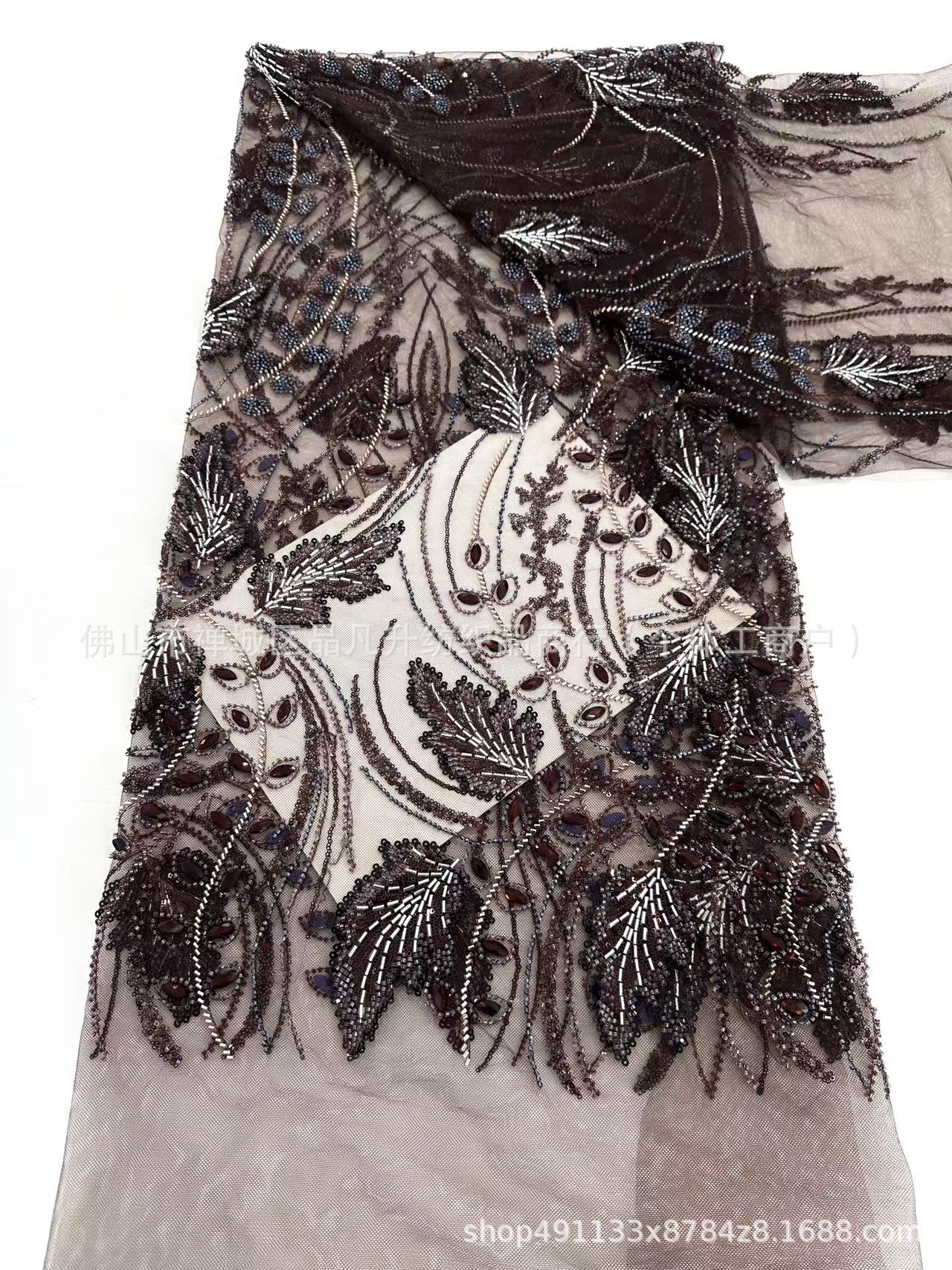 Tejido de encaje bordado de perlas de perlas de perlas de contraposición pesada vestido de boda de moda de la princesa famosa cena de tela