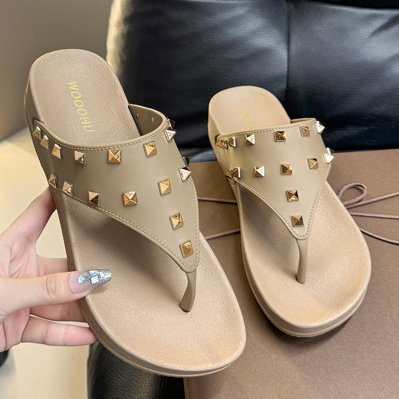 fashionable universal mule flat