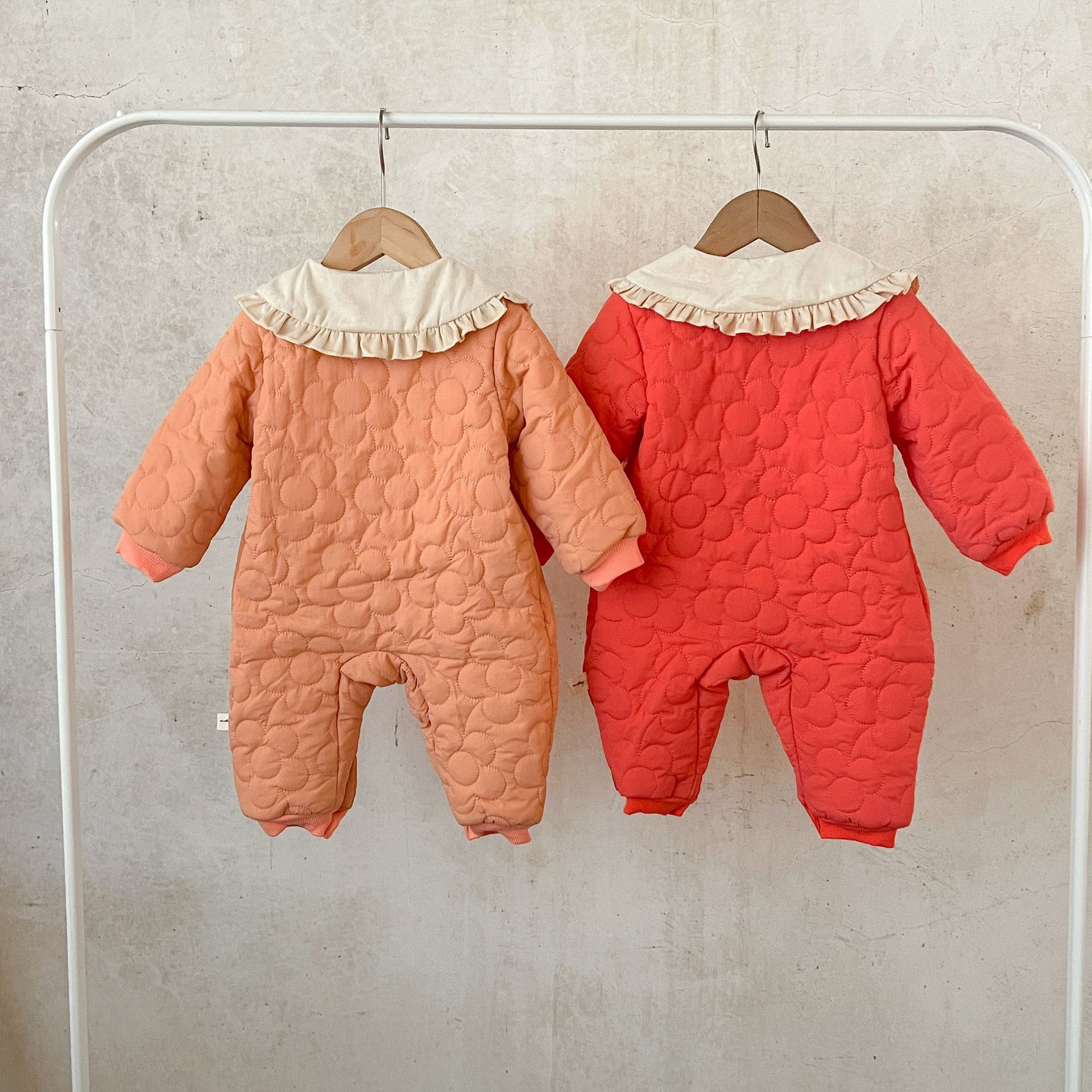 INS estilo coreano recién nacido forrado de lana acolchada engrosada solapa arco mameluco de algodón acolchado ropa infantil cálido invierno moda