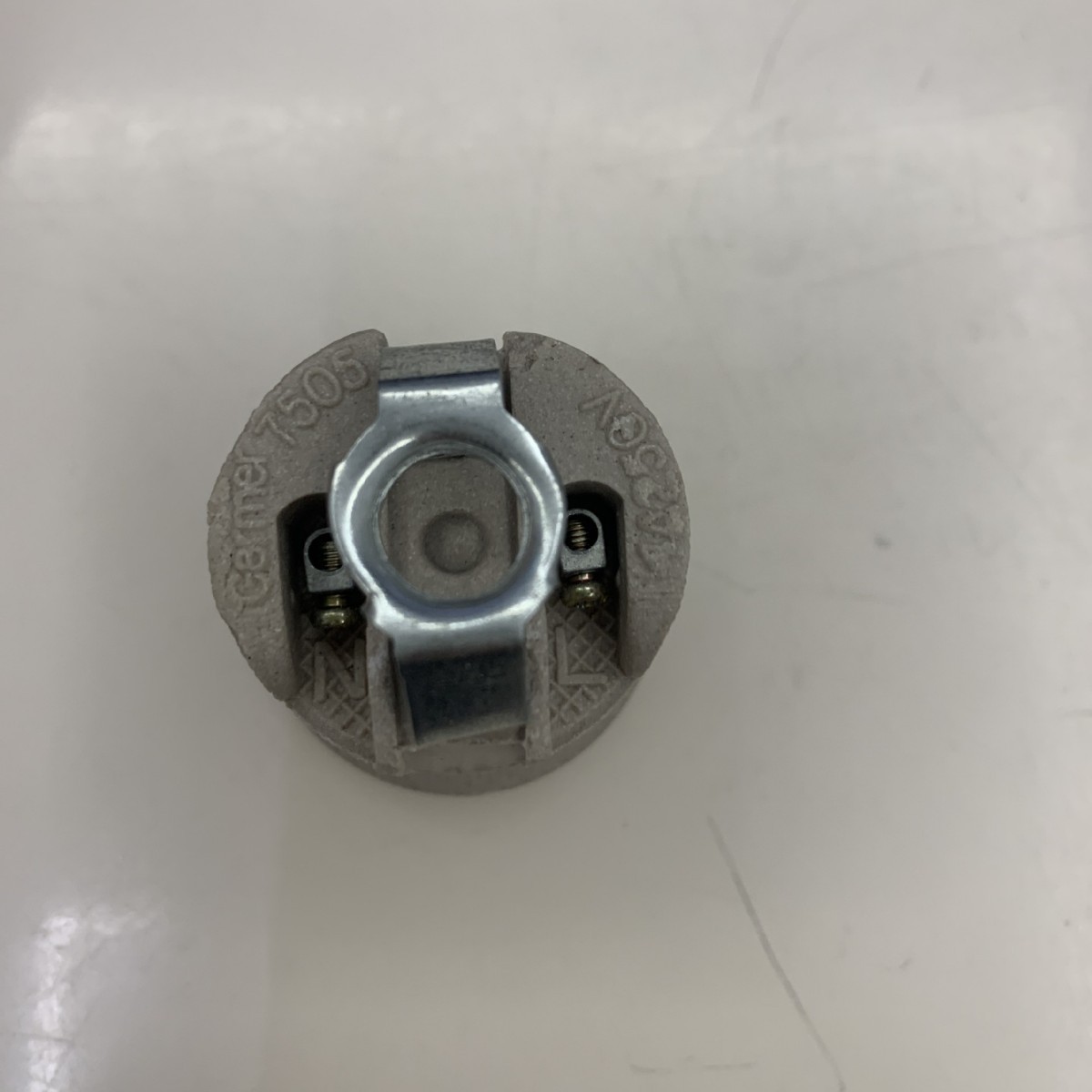 Portalámparas de cerámica de bocina con soporte de hierro de bocina Portalámparas de tornillo Lámparas resistentes a altas temperaturas Accesorios de iluminación Portalámparas de porcelana