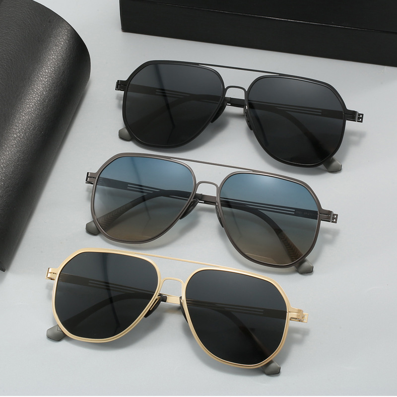 New Style Sunglasses for Men and Women, Black Ultra-Thin Metal Polarized Double-Beam Driving Fashion Sunglasses, Versatile Glasses