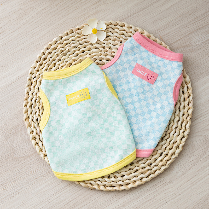 Primavera y verano Puppy Delgado transpirable contraste de color de tablero de chessboard Plaid chaleco gato Chaleco de dos patas ropa de peluche para mascotas