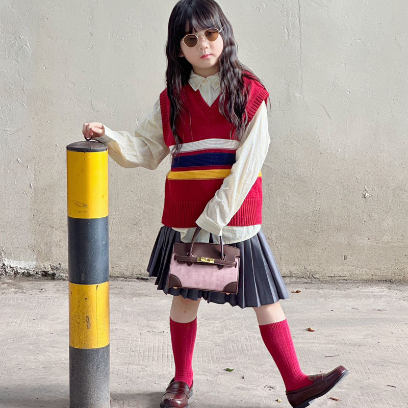 Bolsa de hombro de moda para niños y niñas de color contraste coreano simple mini bolso de mano para bebés inclinado 2025 nuevo tipo de niños portátiles