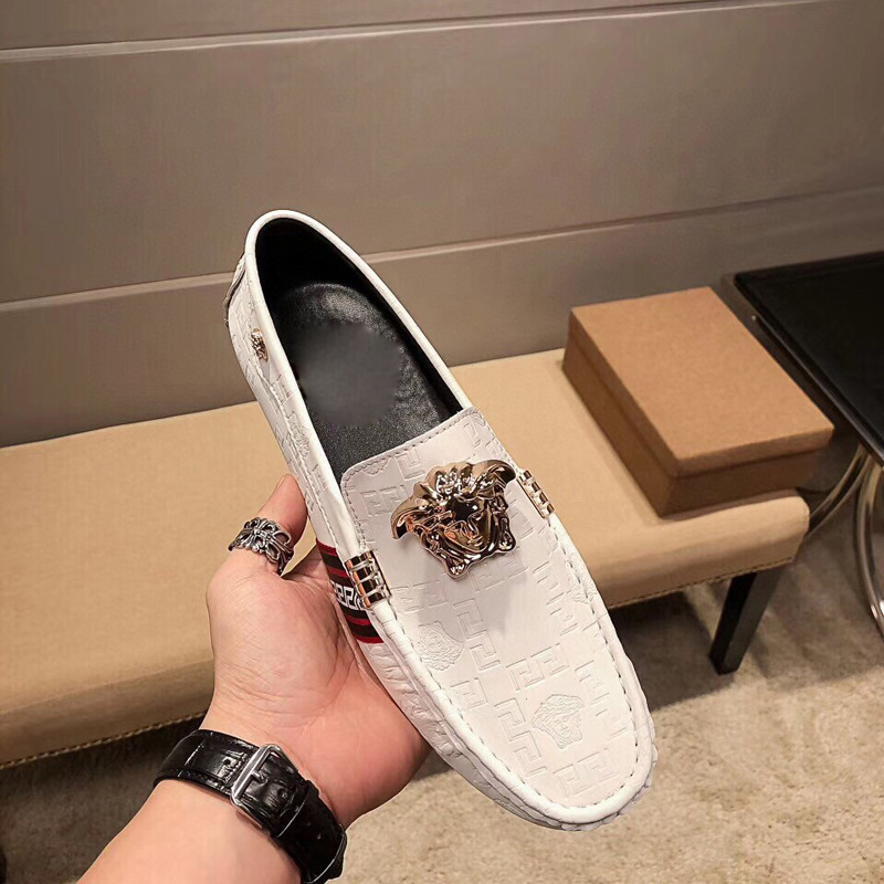 Zapatos Doudou para hombre 2024 verano nuevo estilo zapatos de hombre de suela blanda punta redonda conducción antideslizante zapatos de cuero casuales zapatos perezosos de un pie