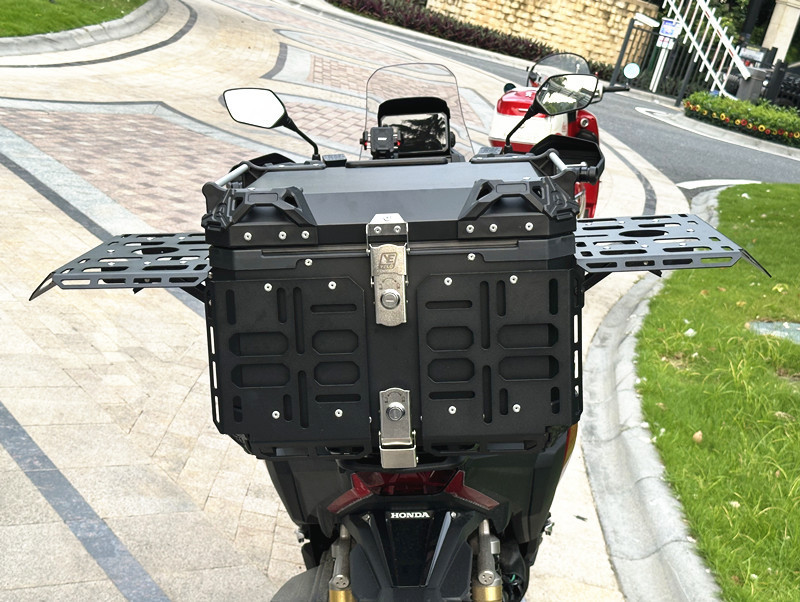 Motorcycle Modified Aluminum Alloy Quick-Release Tail Box 45L Dual Lock Waterproof Anti-Collision Universal Rear Tail Box Scooter Tail Box