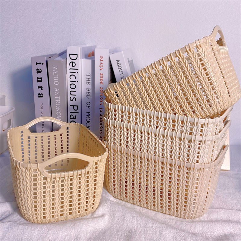 Straw storage basket