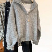 灰色v领浣熊绒针织毛衣女早秋季2025新款翻领慵懒风加厚上衣冬装