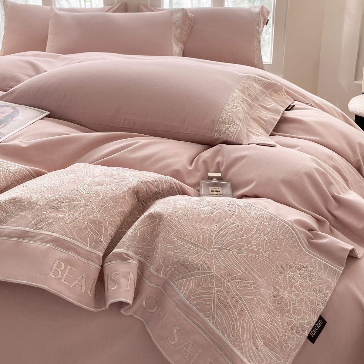 Cama cepillada de algodón de cuatro piezas de algodón puro 2024 nuevo estilo otoño e invierno engrosado, ligero, lujo, ropa de cama de alta calidad, funda de edredón