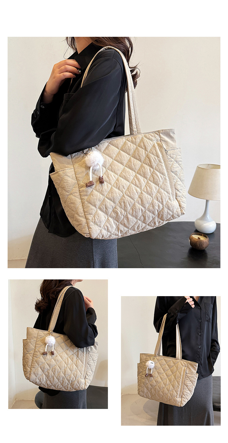 Women's Quilted Shoulder Bag Large Capacity Commuter Tote_voghion.com