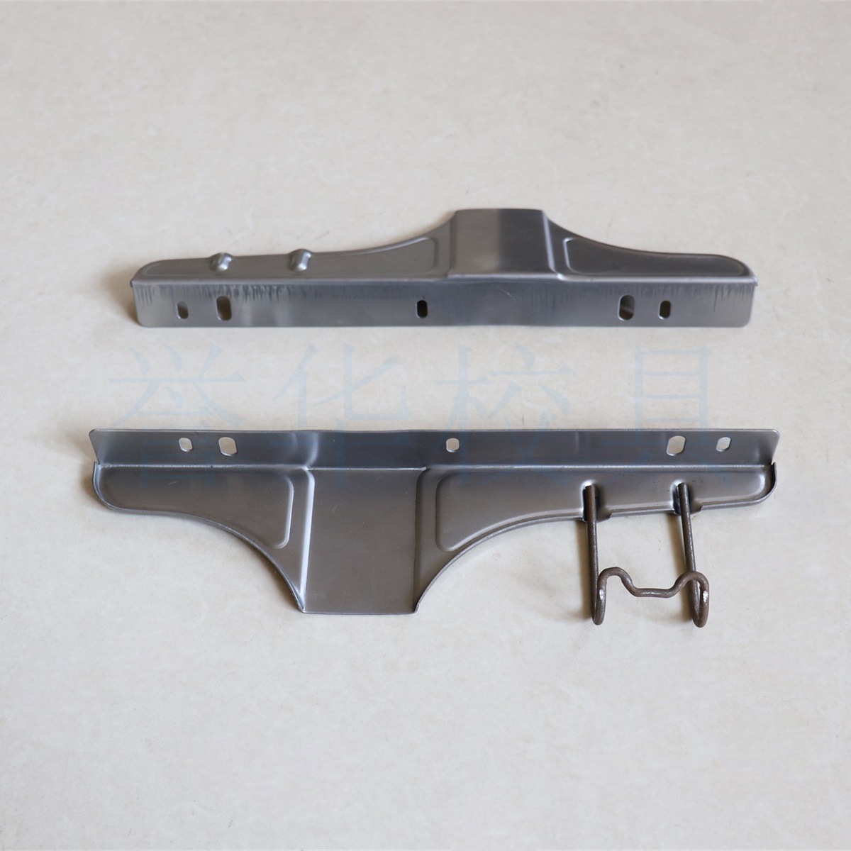 310毫米长课桌椅配件、书斗抽屉角托、角铁