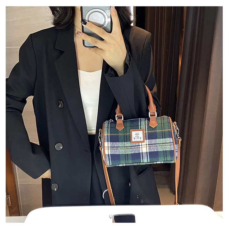 Women's Medium Cloth Lattice Fashion Square Zipper Crossbody Bag display picture 1