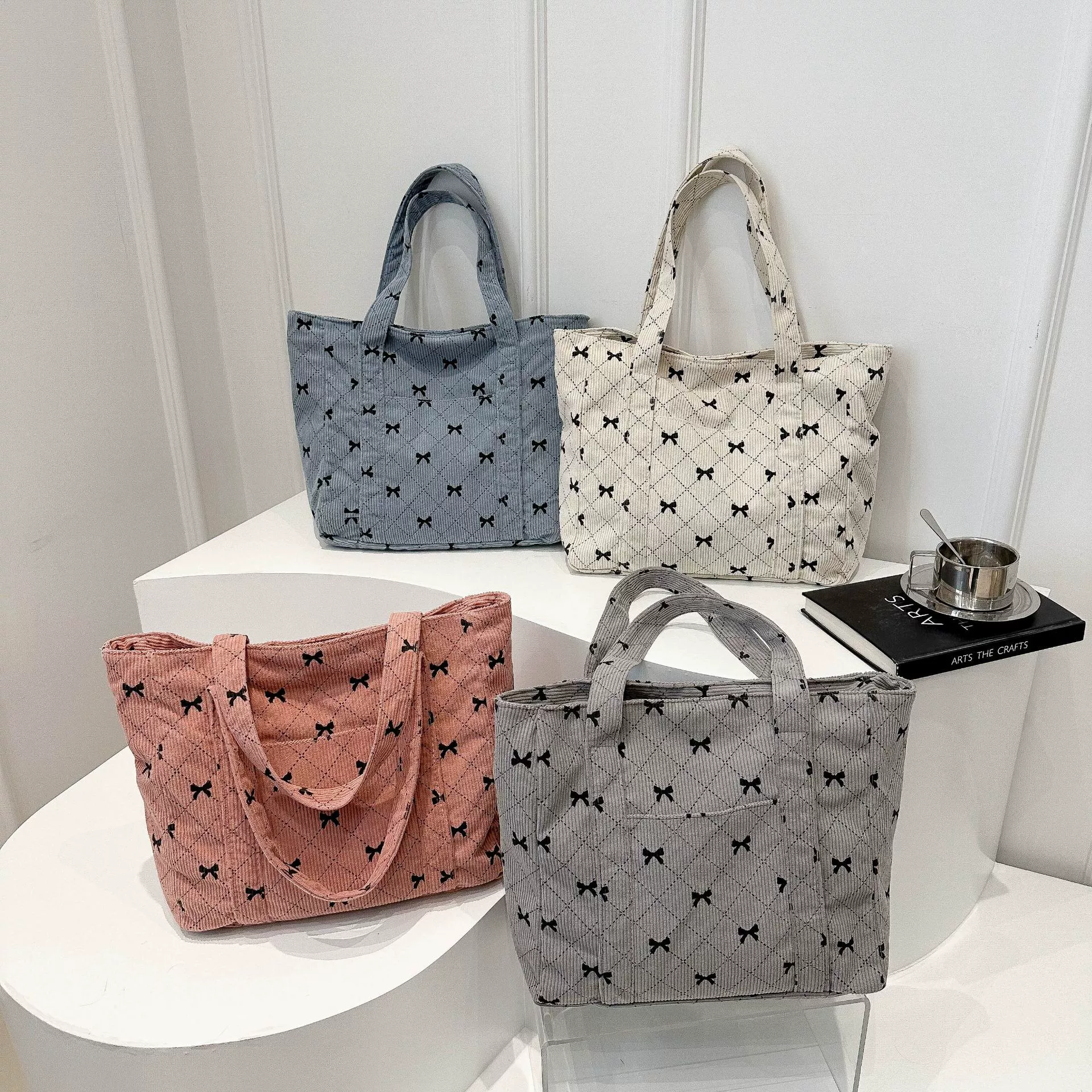 Shoulder bag, capacious underarm bag, autumn