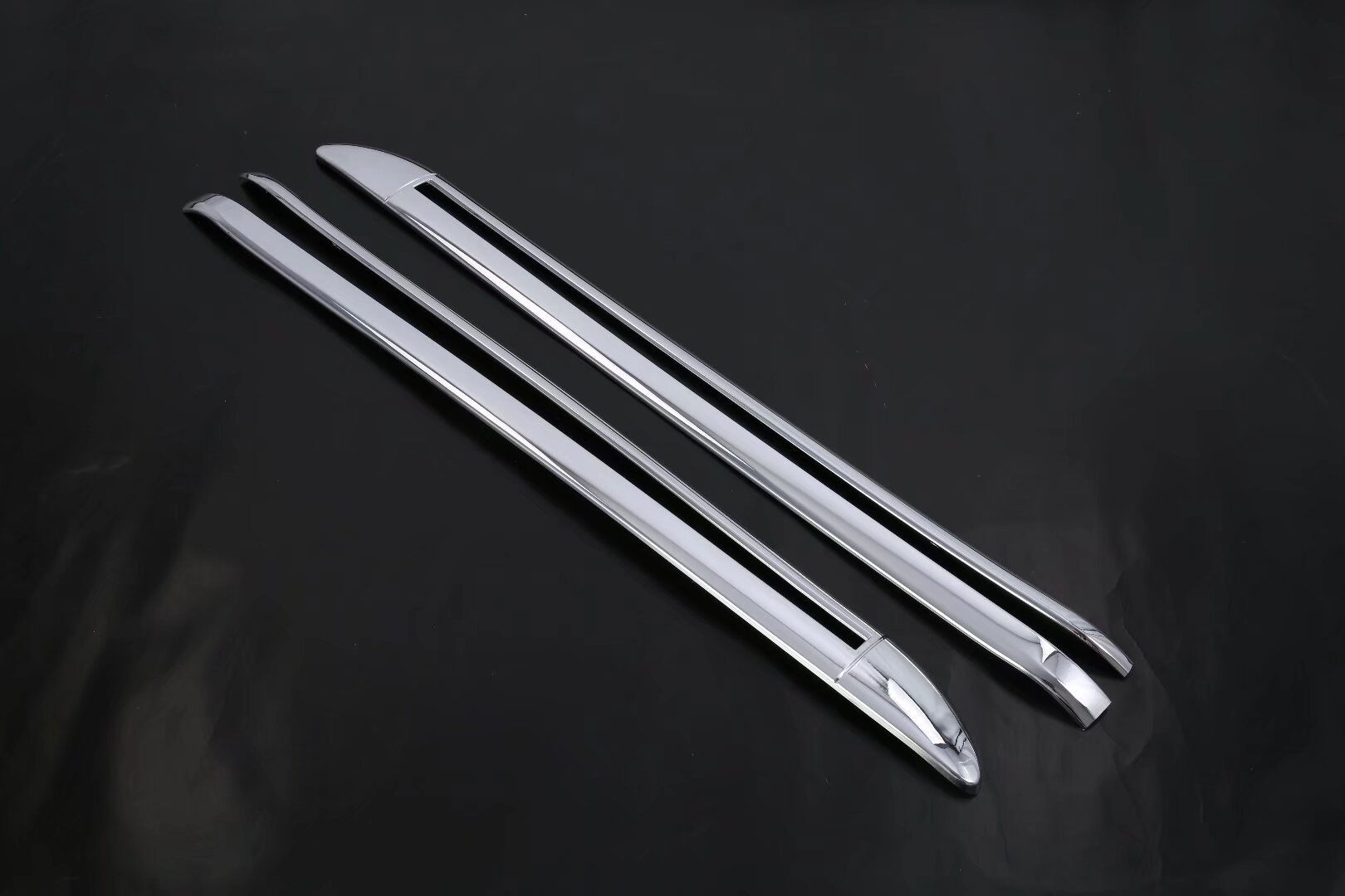 18NV200 body slide rail trim decoration suitable for Nissan NV200 middle door rail door panel bright strip modification sticker