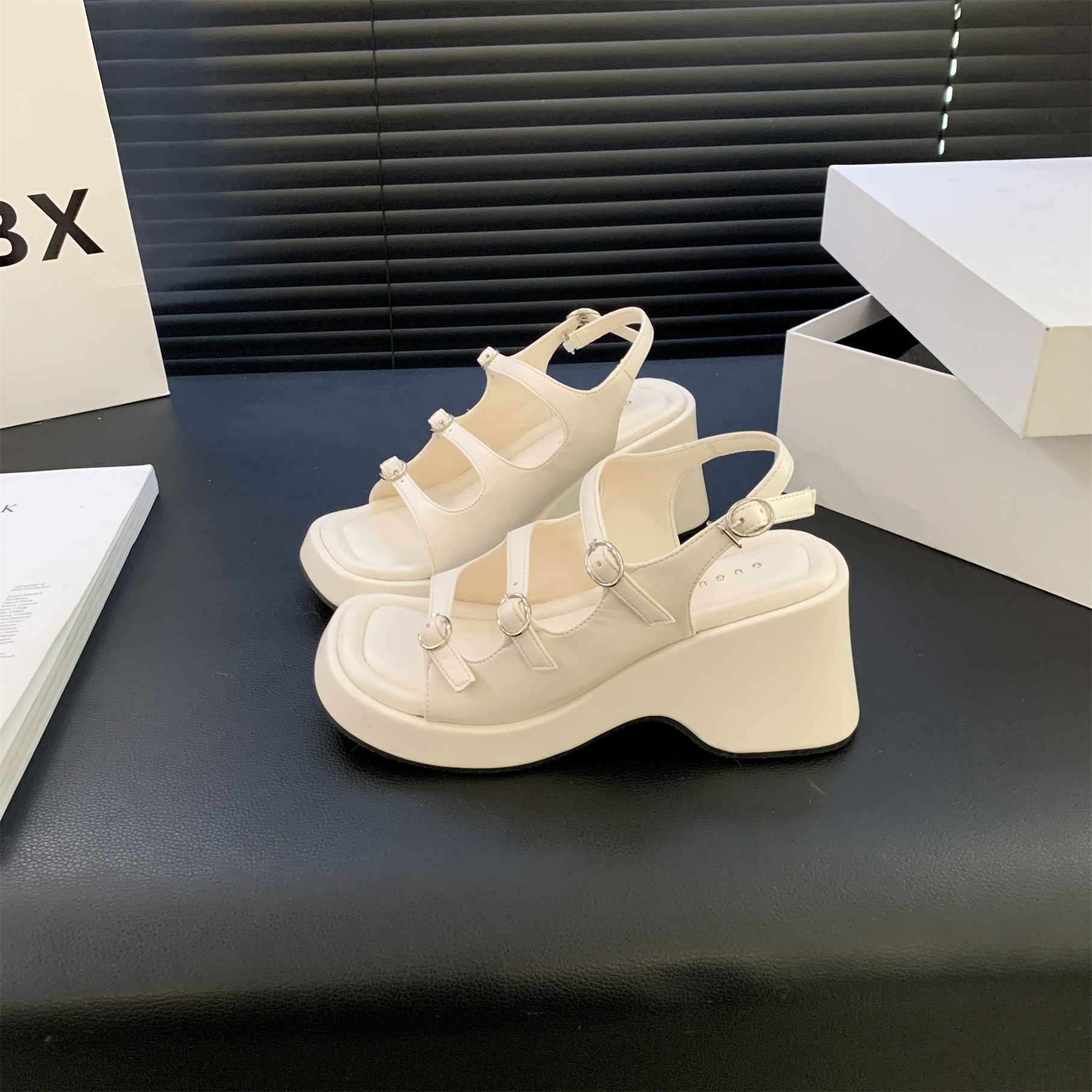 2024 Summer French small size thick high heel thick bottom Korean version of age-reducing belt buckle one-word platform sandals_voghion.com