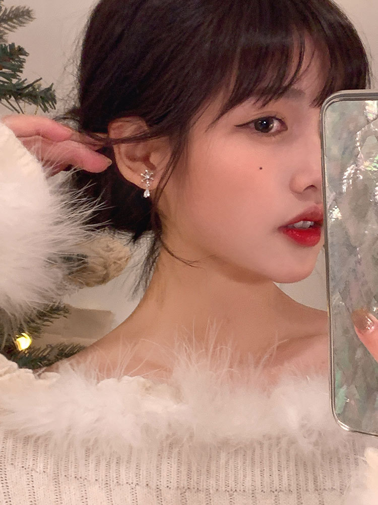 Snowflake water droplet zircon earrings for women, with a light luxury high-end temperament, niche earrings, new cool_voghion.com