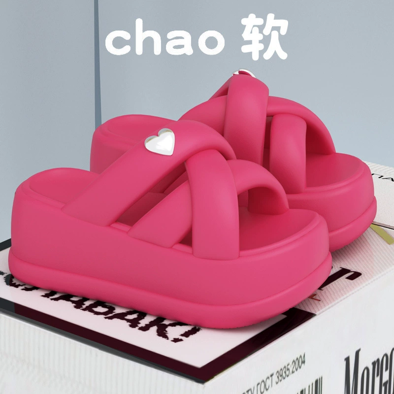 Женские летние уличные тапочки, новинка 2025 года, универсальные модные удобные сандалии на платформе на толстой подошве, увеличивающие рост, маленький размер 33