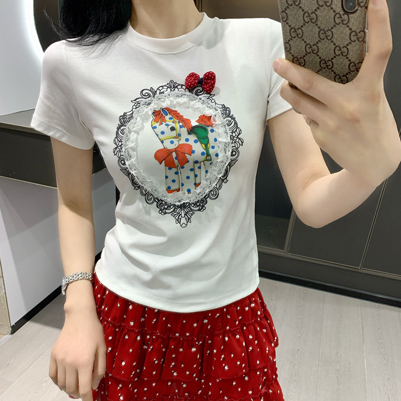 Lace-Trimmed Short-Sleeved Women's Top with Three-Dimensional Bow and Pony Print, Sweet and Cool Hot Girl Style, Slim Fit and Flattering Lace-Trimmed Short-Sleeved Women's Top with Three-Dimensional Bow and Pony Print, Sweet and Cool Hot Girl Style, Slim Fit and Flattering