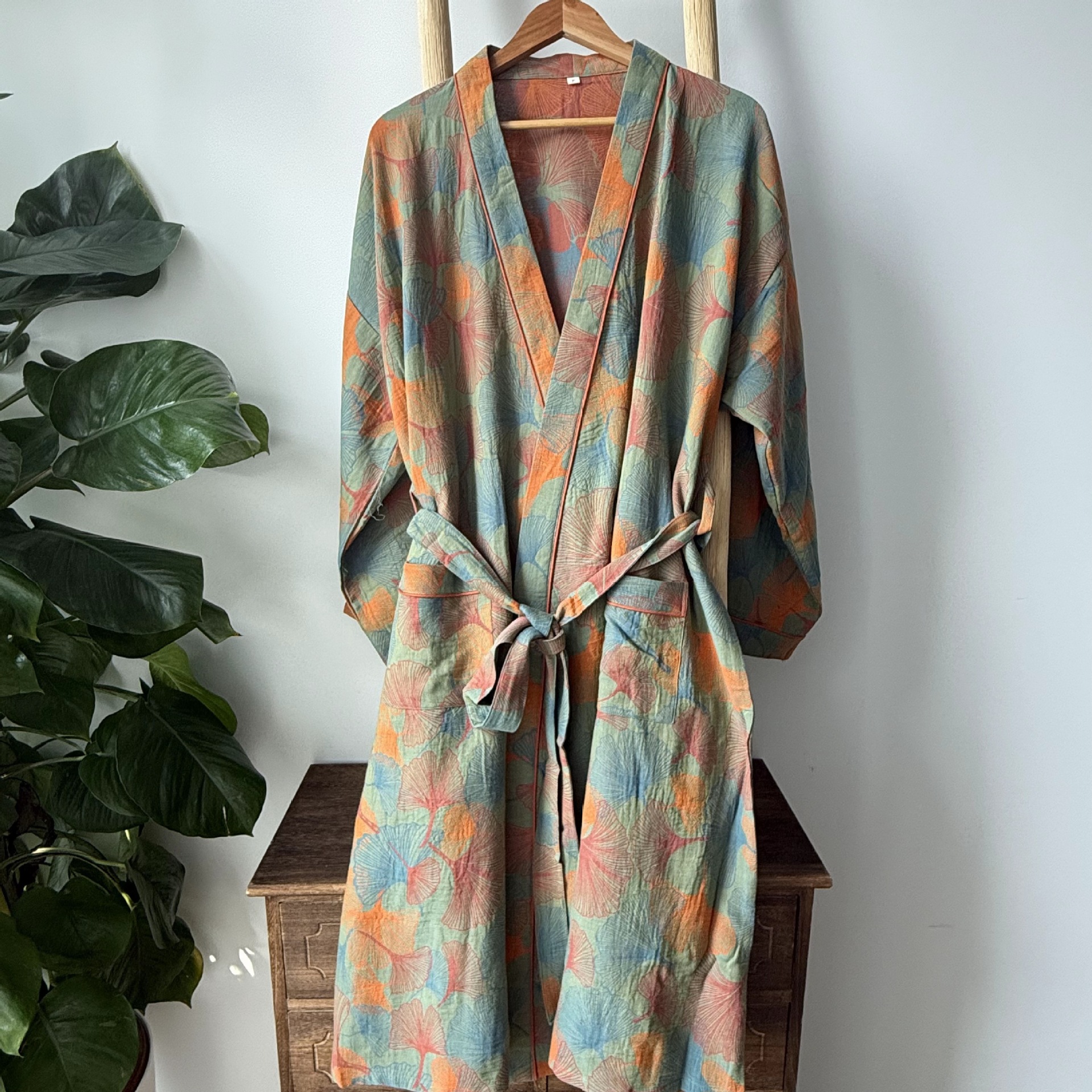 Algodón de doble capa de hilo pijamas ropa para el hogar bata de baño gasa suave agradable a la piel pareja Camisón de algodón Ropa para el hogar de las mujeres