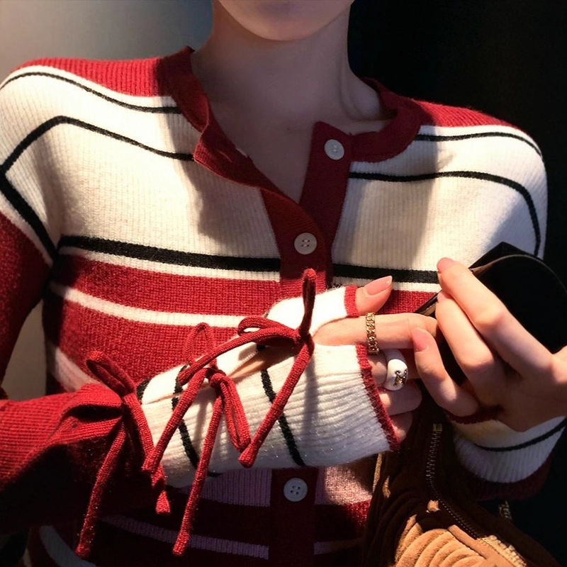 Linoneoe Miu Sweet Heart Red and White Stripesd Bow Long-Sleeved Stretch Slim Knitted Cardigan