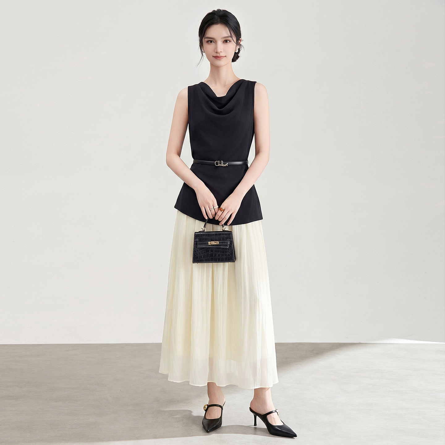 Đầm maxi nữ thắt eo cổ lắc giả hai lớp tay không mùa hè — màu đen