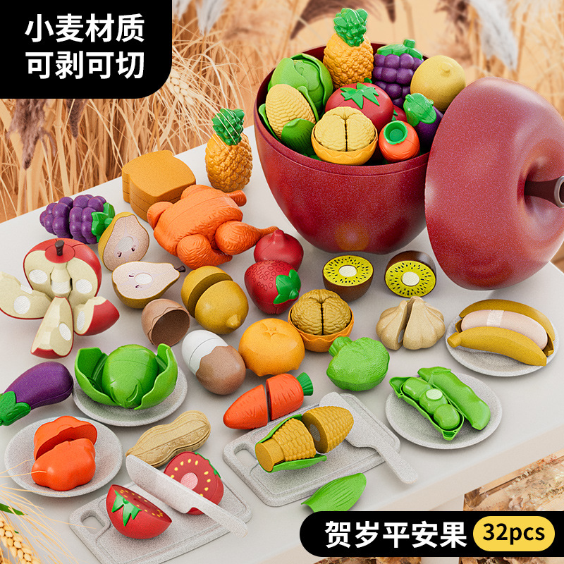 Juguetes de regalo, manzanas grandes, frutas y verduras divertidas, frutas cortadas, alegre, pelado, Año Nuevo, mordida, almacenamiento de bebés