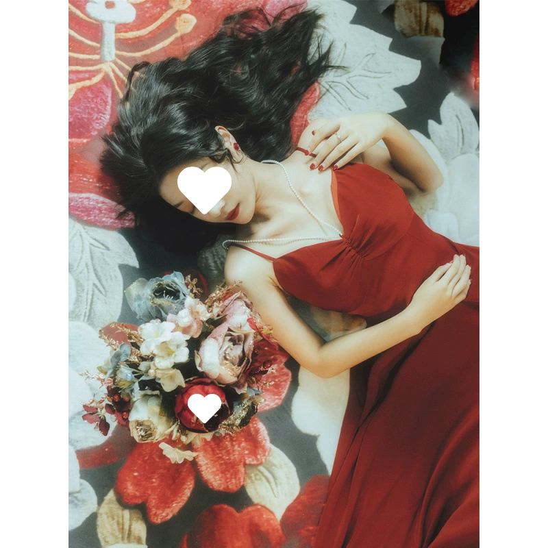 Ретро красное платье для соловья и розы Юлиана с жемчужным ремешком