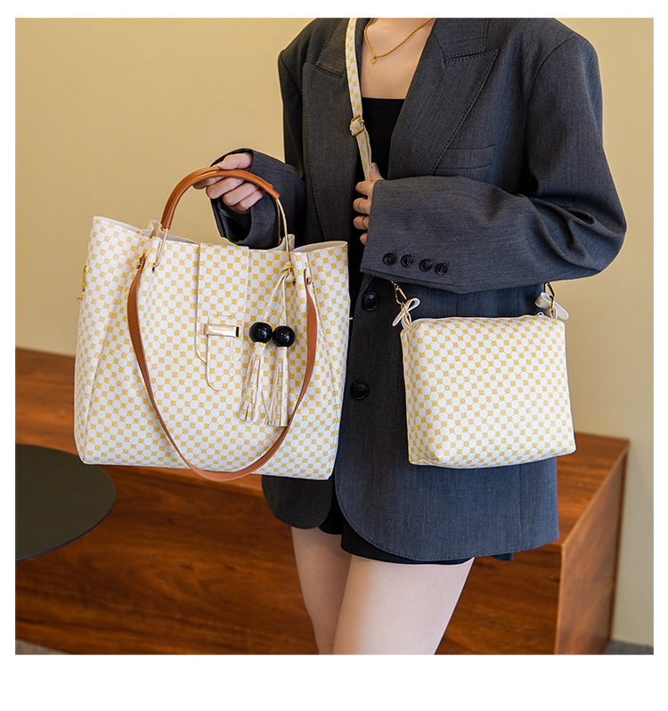 Women's Gender Women's Large Pu Leather Round Dots Elegant Streetwear Square Zipper Bag Sets