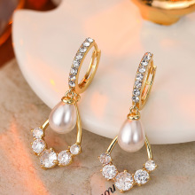 高级感菱形镶钻耳环女2025爆款时尚轻奢叶子设计感百搭气质耳饰品