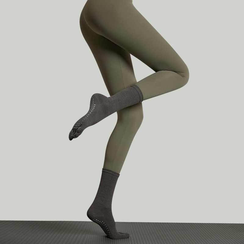 Calcetines de yoga de cinco dedos, estilo delgado de verano, calcetines profesionales antideslizantes de cinco dedos para mujer, calcetines deportivos específicos para Pilates, calcetines de fitness con punta dividida.