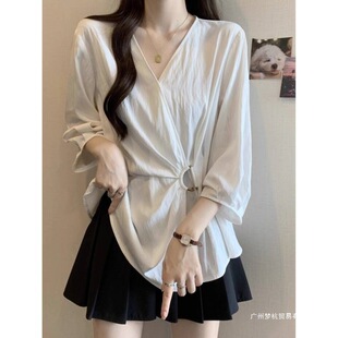 �ļ��¿��a�I�����߷�����Ů�־��@�������ڶ��ӷ�ʽ���·���ɫ