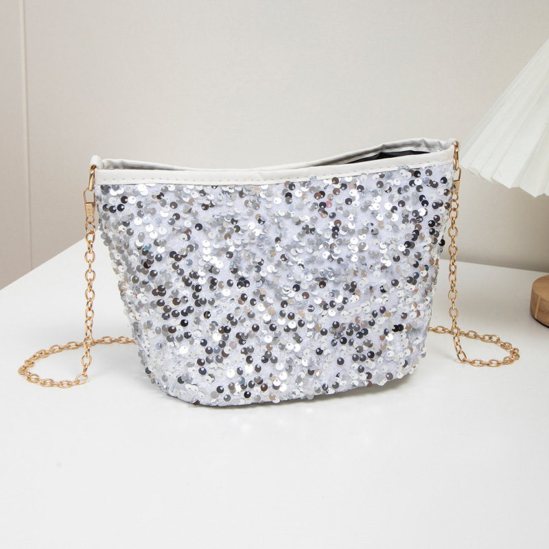 Bolsas de diafragma de moda cool para mujeres verano 2025 nueva moda de mano de cena nicho cadena de brazo bolsas de mochila image 8